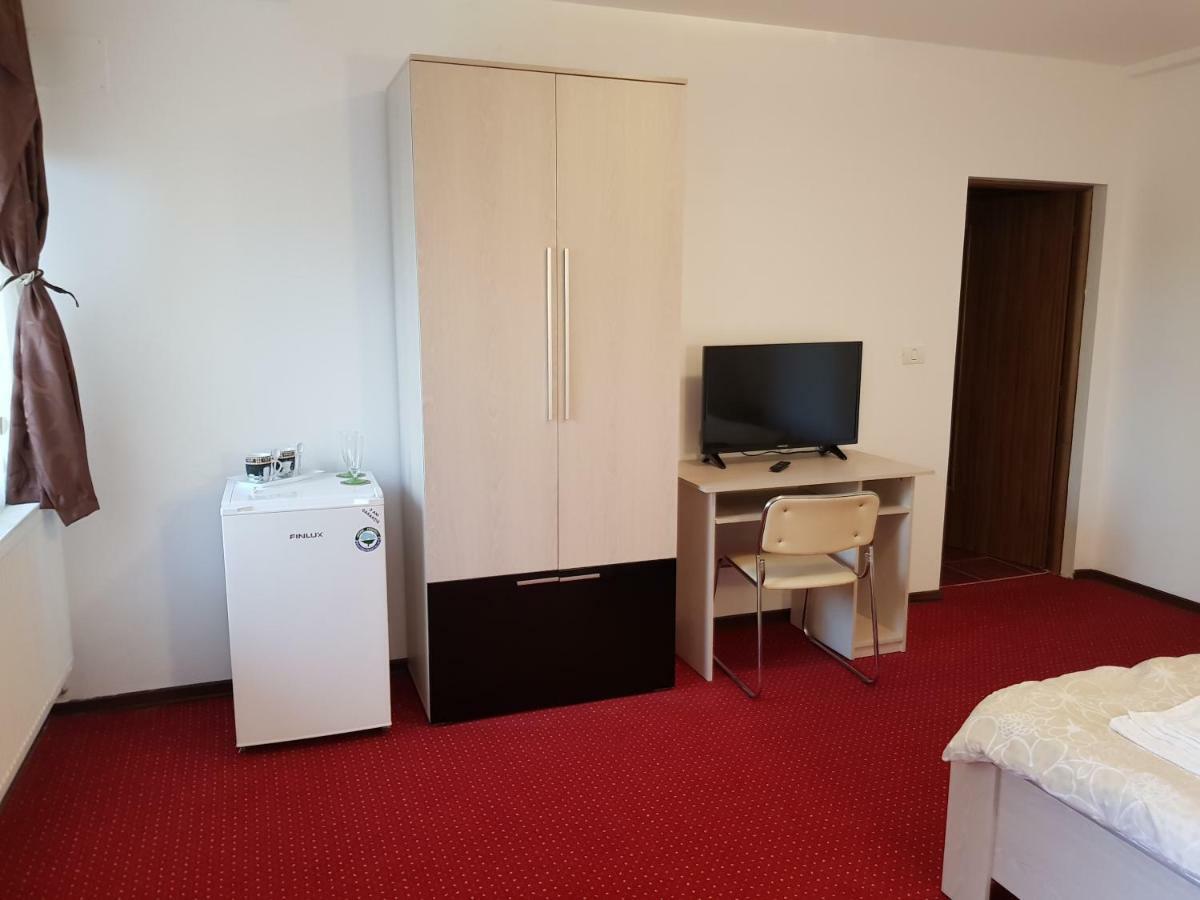 Cameră dublă cu baie privată