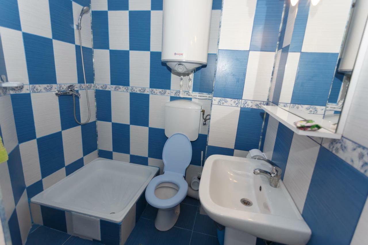 Cameră cvadruplă cu balcon