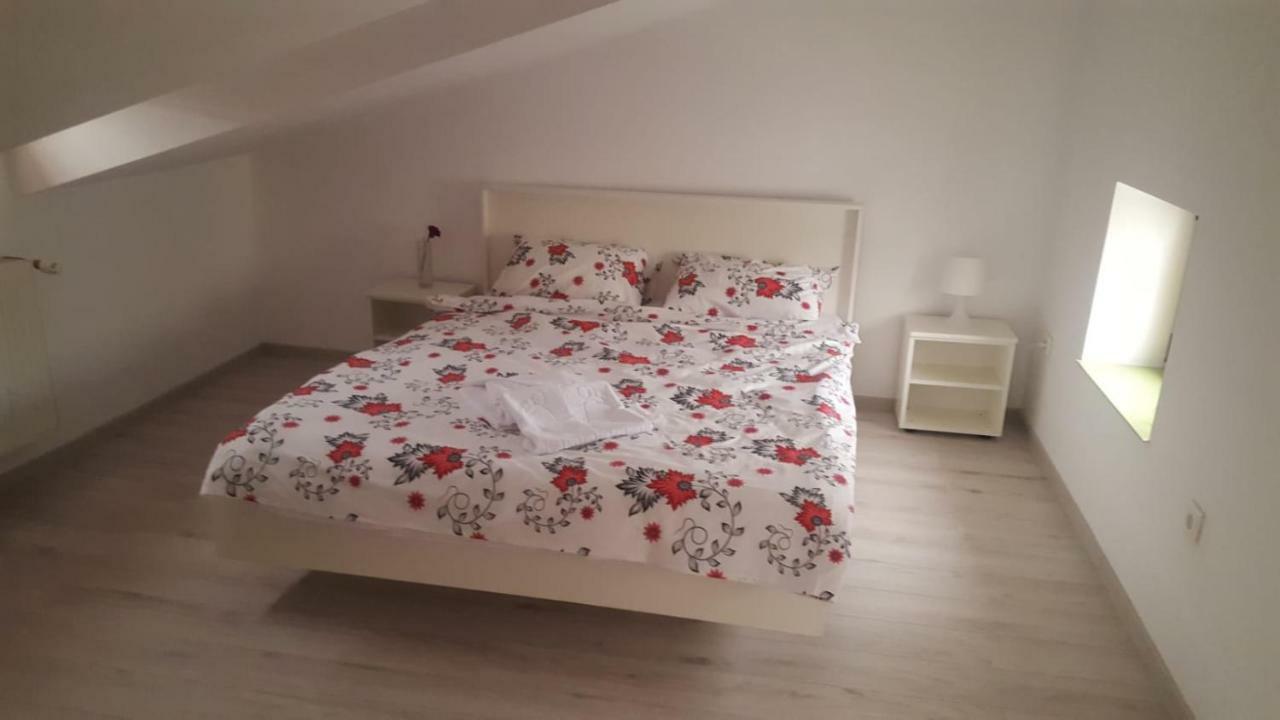 Small Double Room  with Shared Bathroom