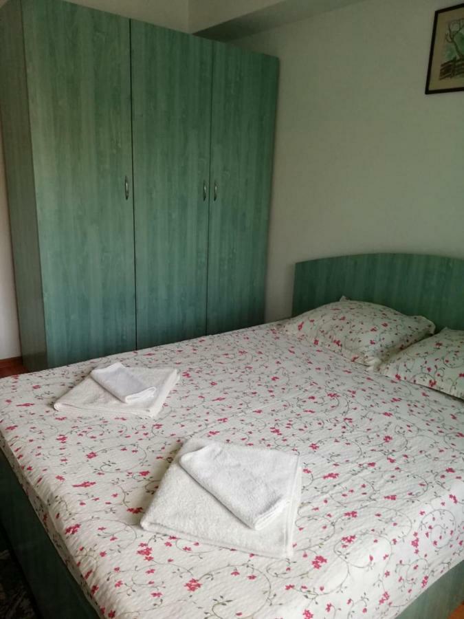 Cameră dublă cu baie comună