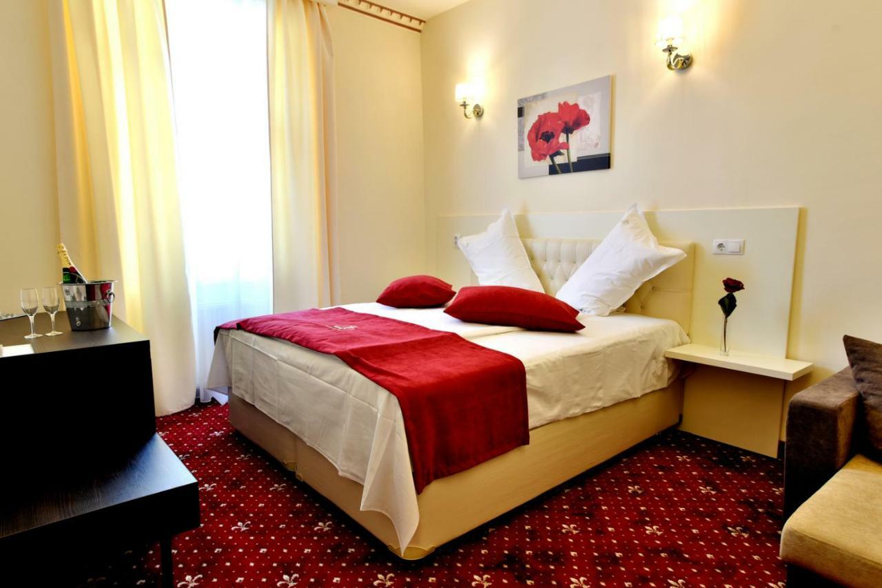 Cameră cvadruplă de lux