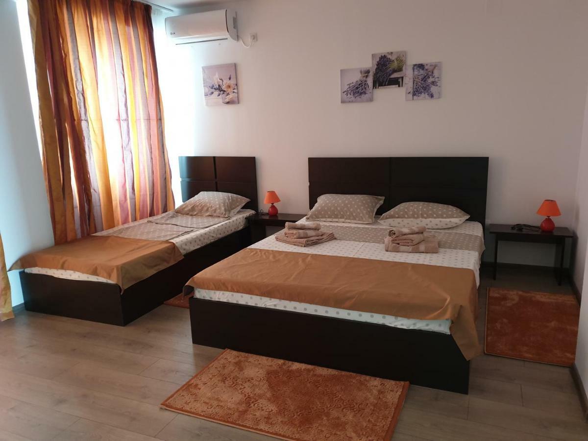 Cameră triplă
