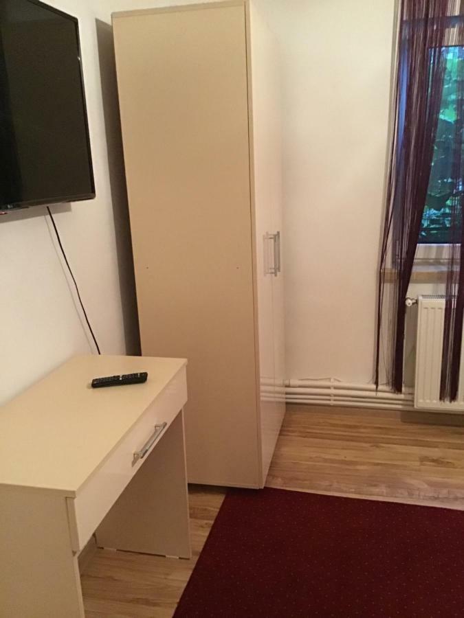 Cameră triplă cu baie privată