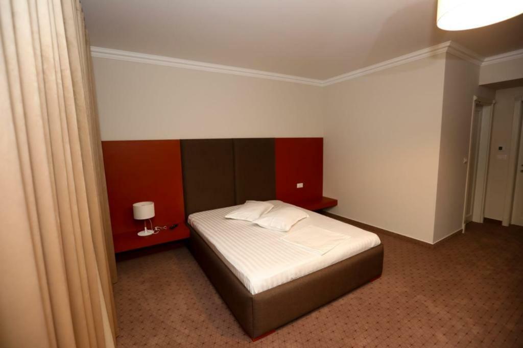 Cameră single Deluxe cu balcon