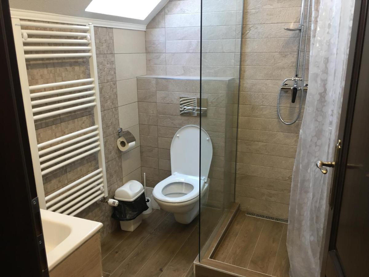 Cameră triplă cu balcon