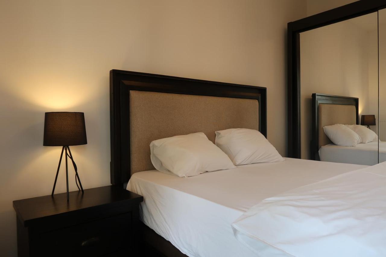 One-Bedroom Apartment,946541761:JPEG