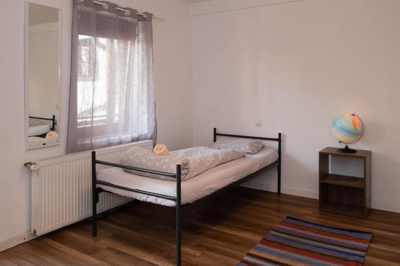 Posto Letto in Dormitorio Misto con 4 Letti