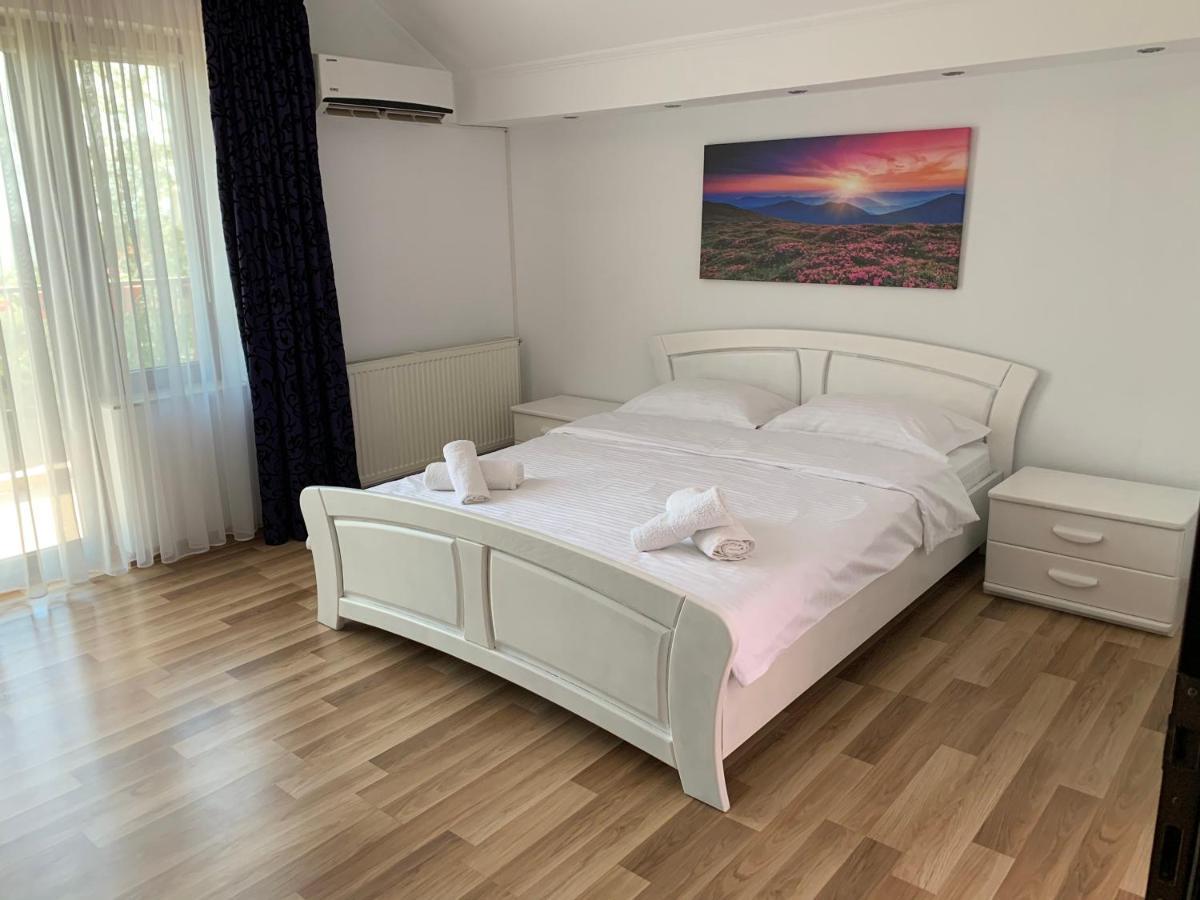 Cameră dublă cu balcon și vedere la mare