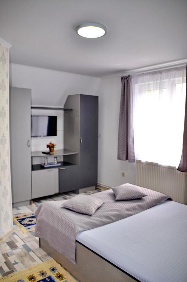 Cameră dublă cu baie privată