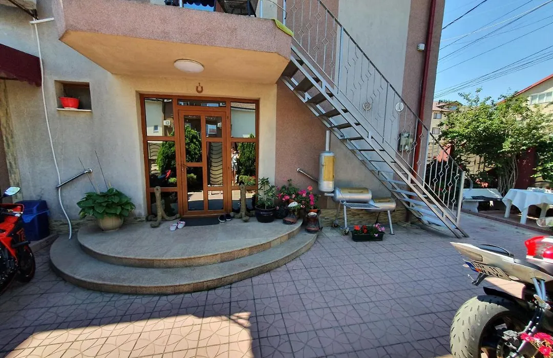 Casa Ultraviolet-1