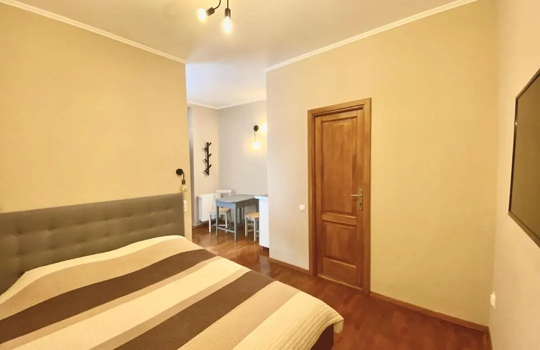 Johann Gott Suite-1