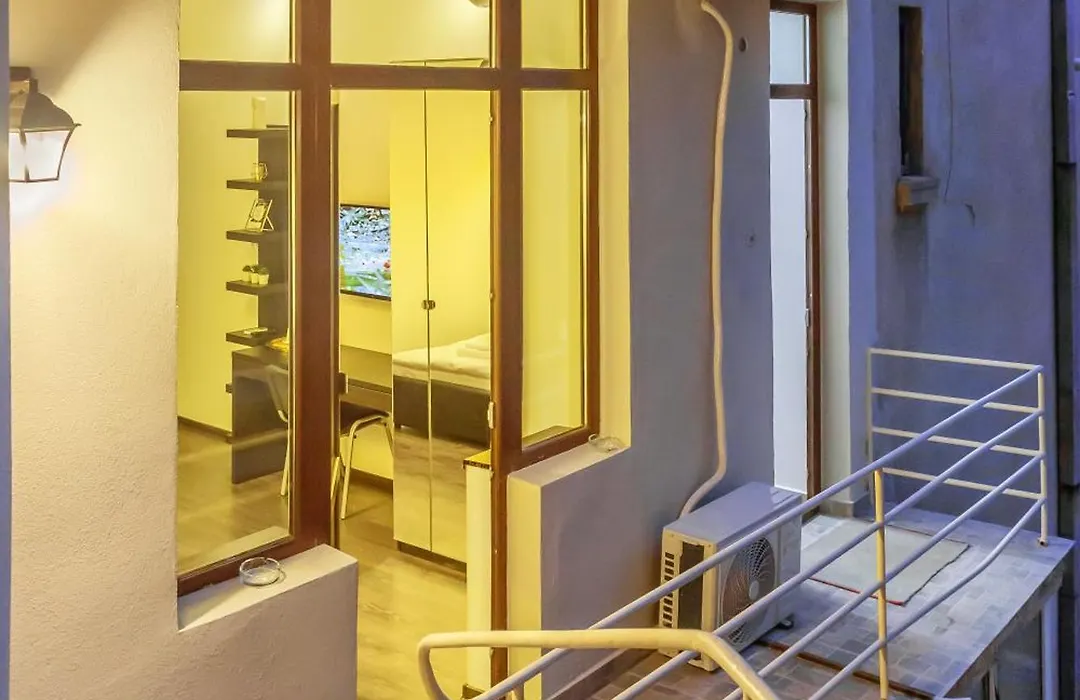 Chateau: Upscale Suites In Bucharest'S Historical Center!-1
