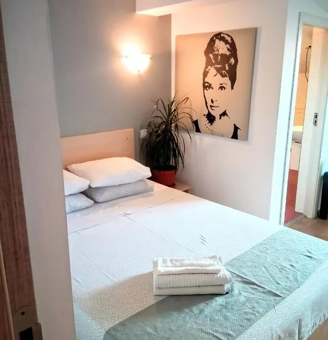 Central Guesthouse (Adults Only)-1