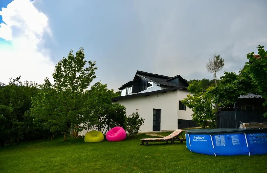 Upforest Villa-1