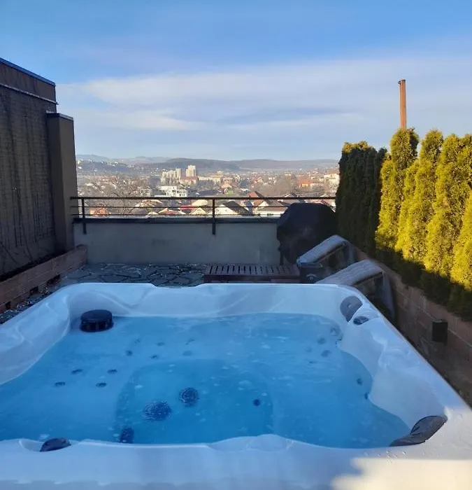 The Golfer Apartment With Jacuzzi-1