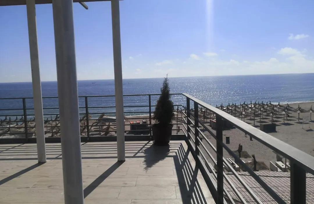 Hotel La John-1
