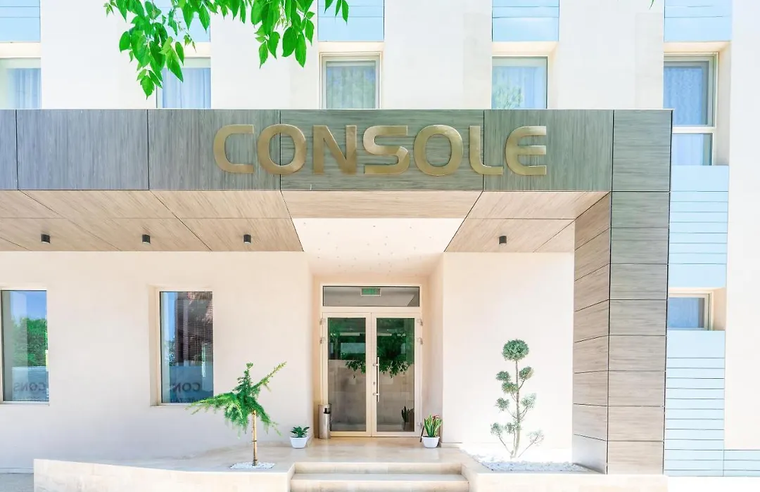Hotel Console-1