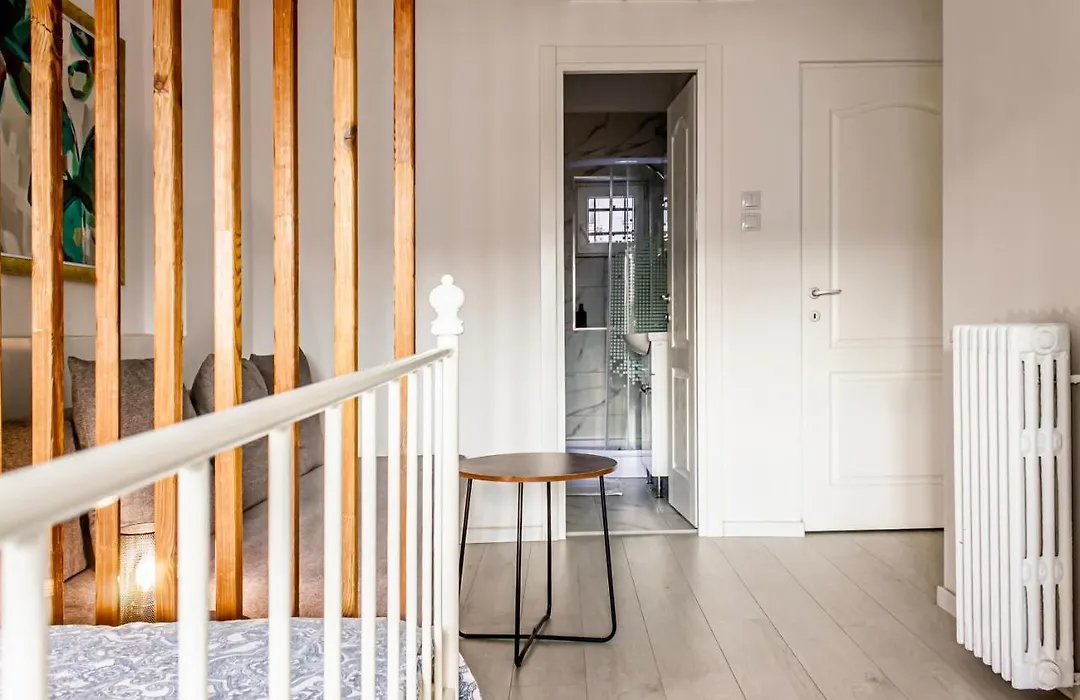 Ultracentral Lovely Flat-1