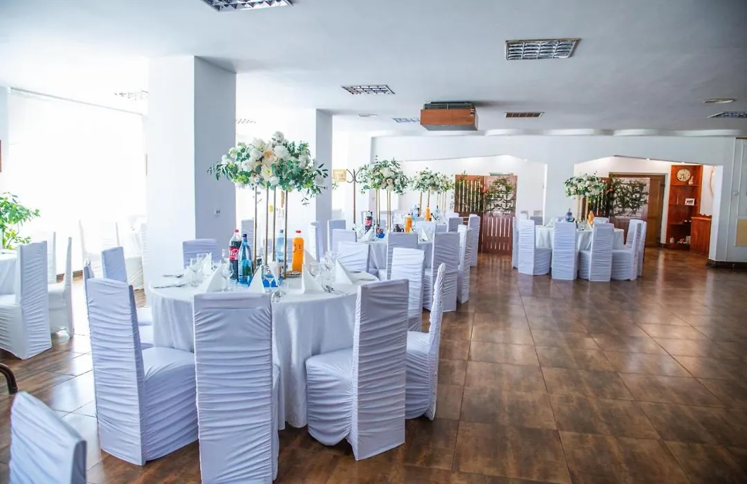 Hotel Horezu-1
