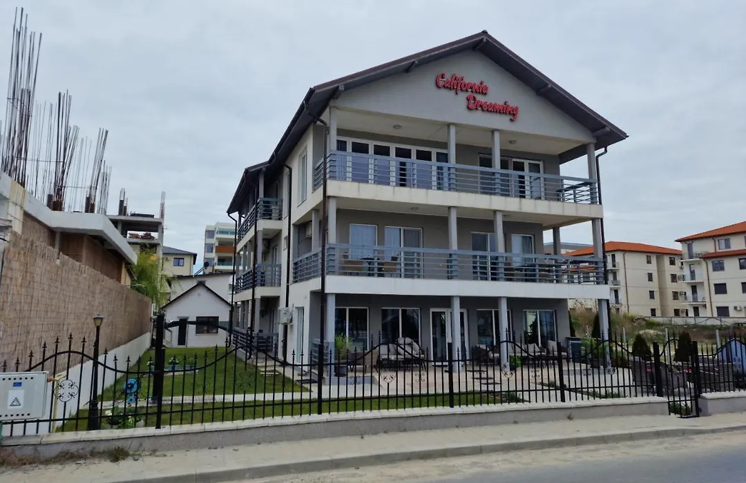 Tecoma Rooms Mamaia-1