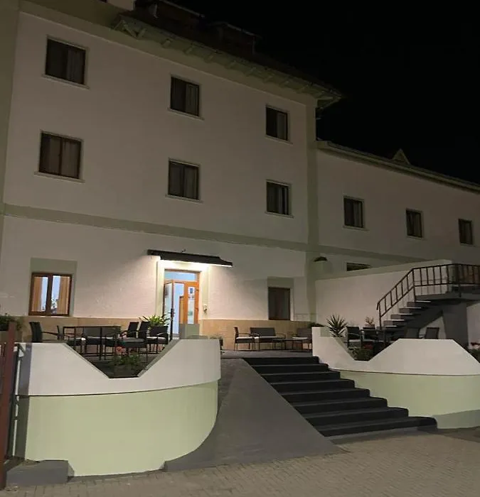 Hostel Oltenia-1