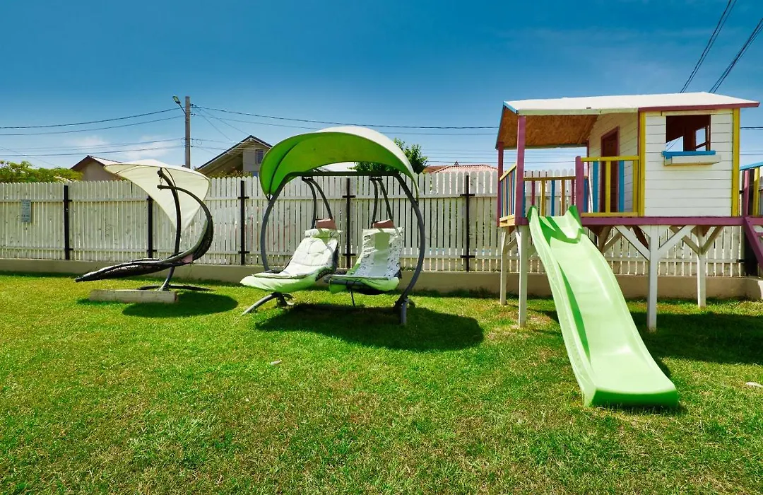 Vila 21A - Piscină, parcare gratuită, zonă liniștită aproape de plajă-1