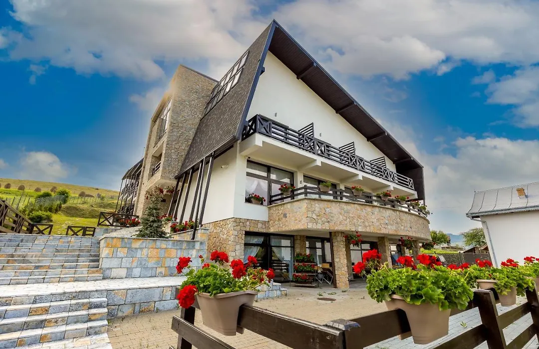 Vale Humor Residence-1