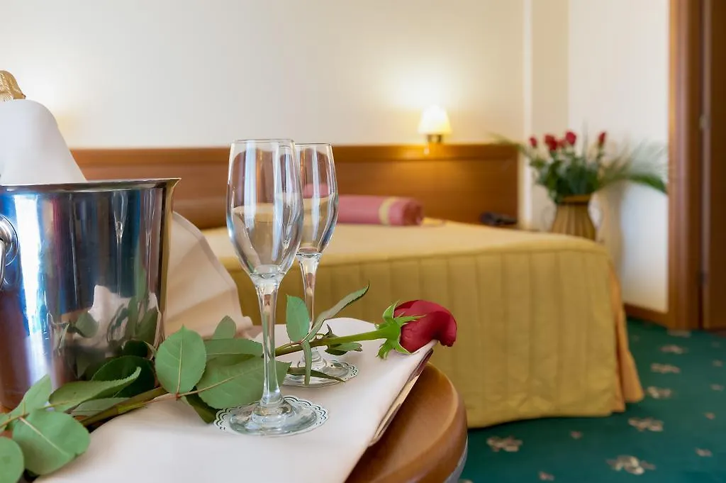 Hotel Palas-1