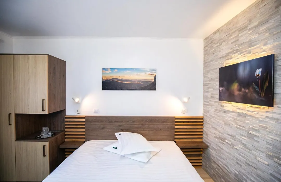 Hotel Riviera-1