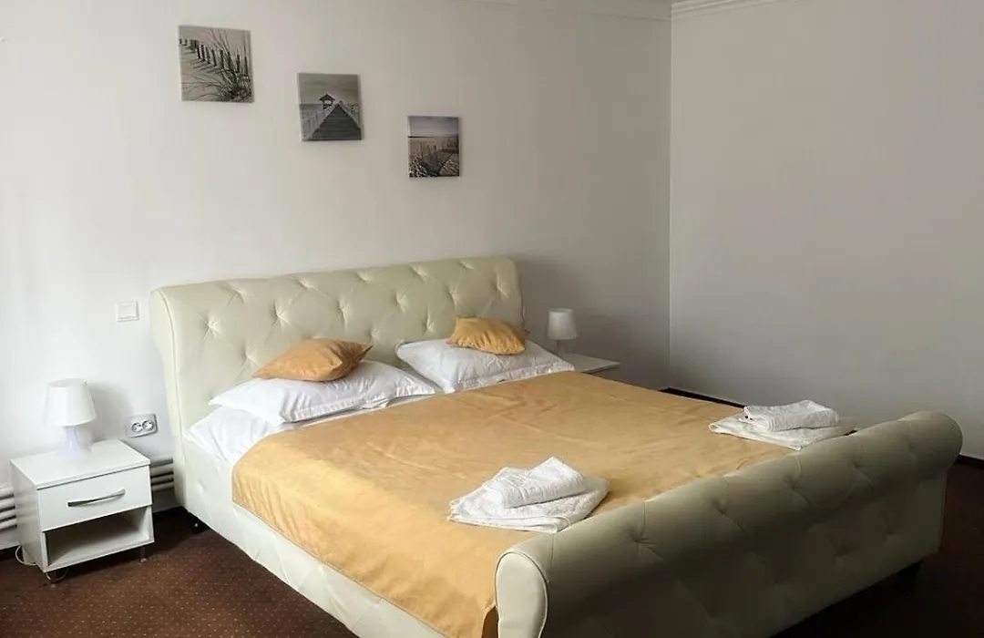 Motel Potcoava De Aur-1