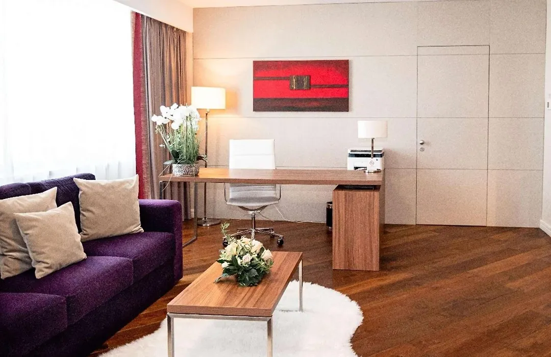 Ramada Plaza By Wyndham Craiova-1