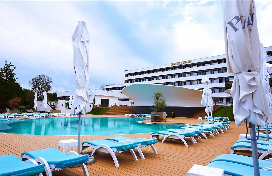 Grand Hotel Caraiman-1