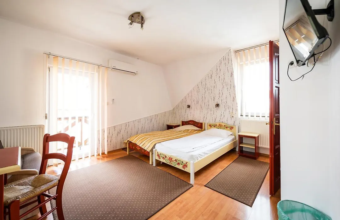 Hotel Sugas-1