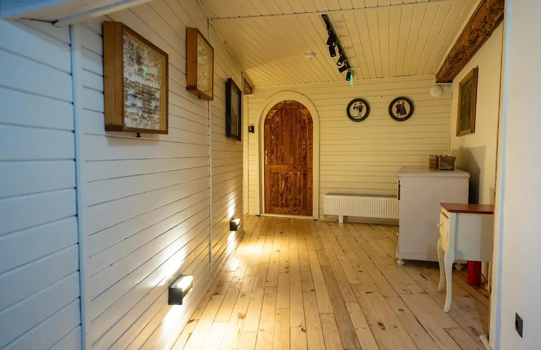 Barrique Chambers-1