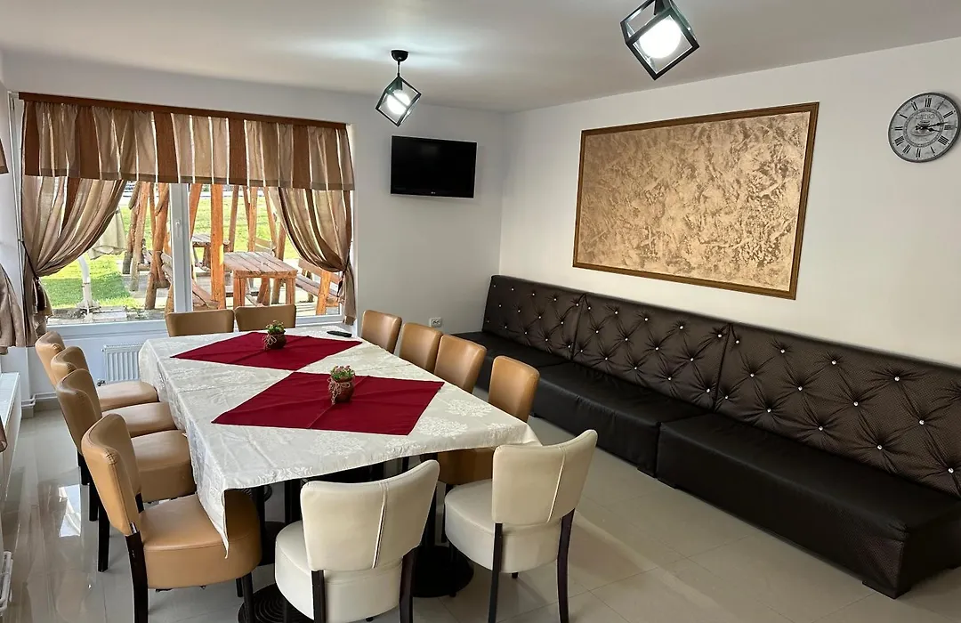 Cabana Sarmis Costesti-1