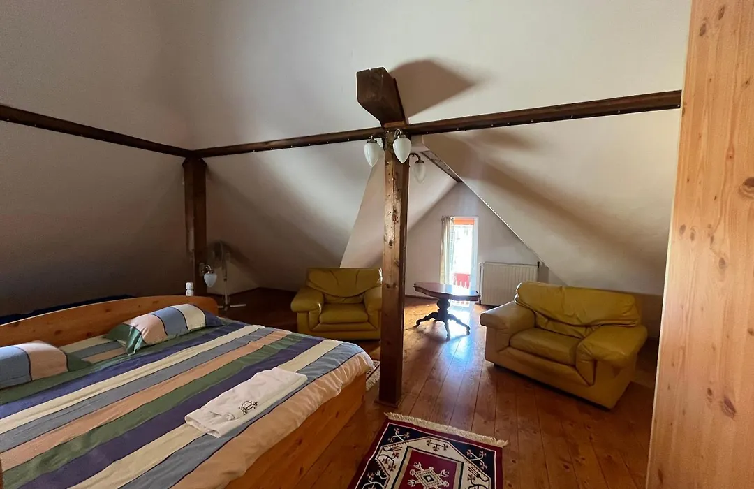 Luna House-1