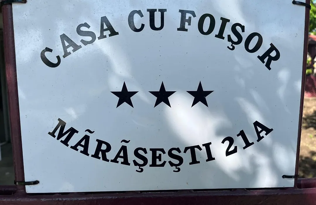 Casa cu Foisor-1