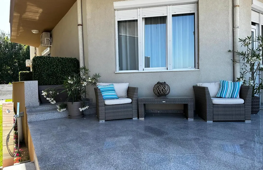 Vila Aquamarine-1
