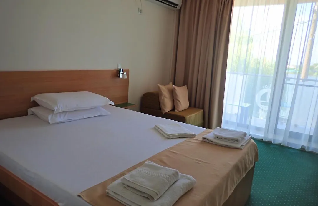 Delta Palace-1