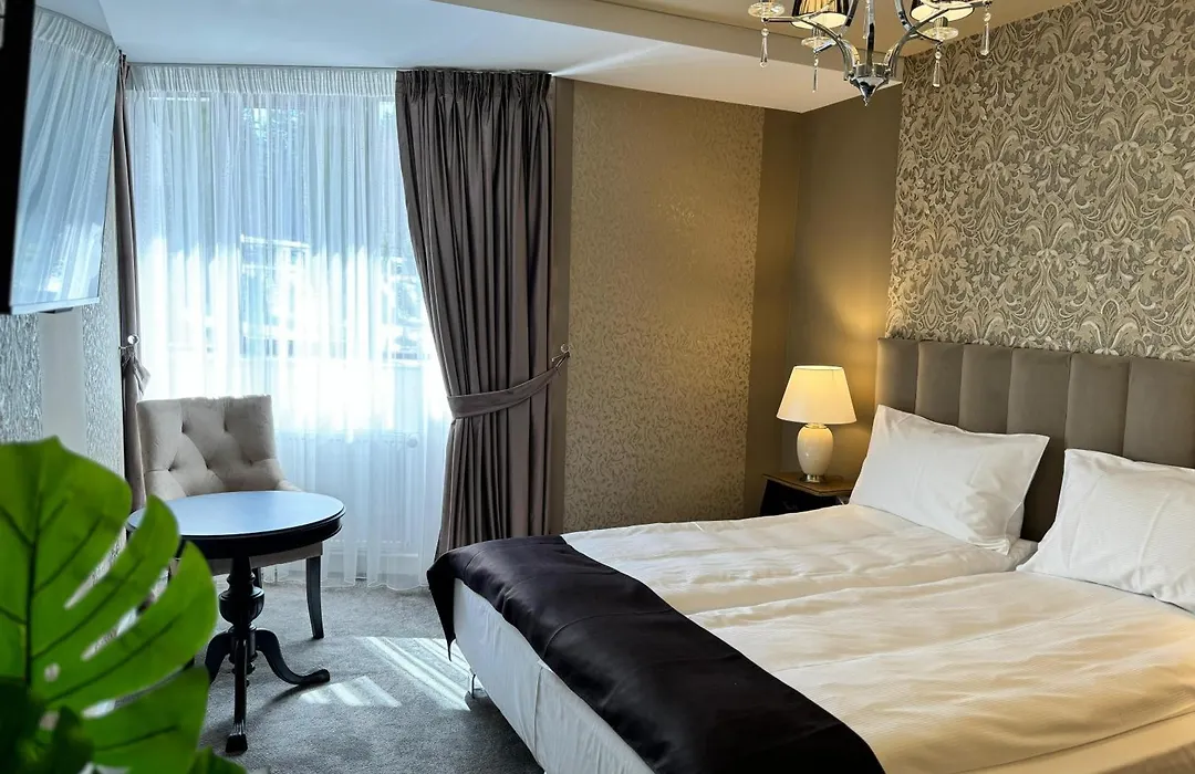 Torres Poiana Boutique-1