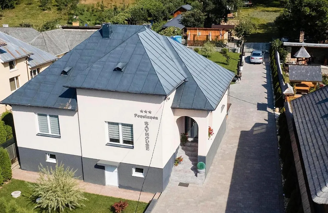 Pensiunea RAVHOUSE-1