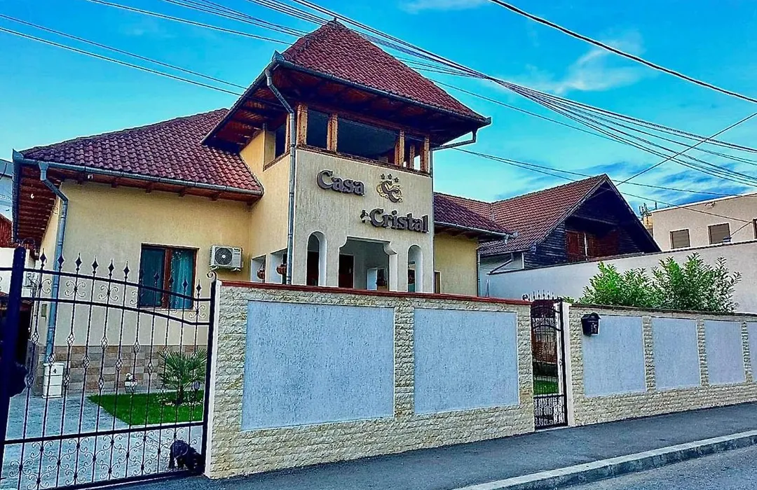 Pensiunea Casa Cristal-1
