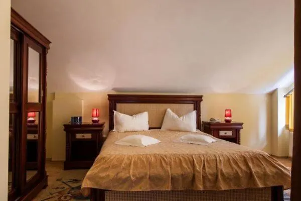 Hotel Alice-1