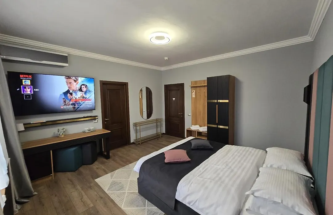 Hotel Yarus-1