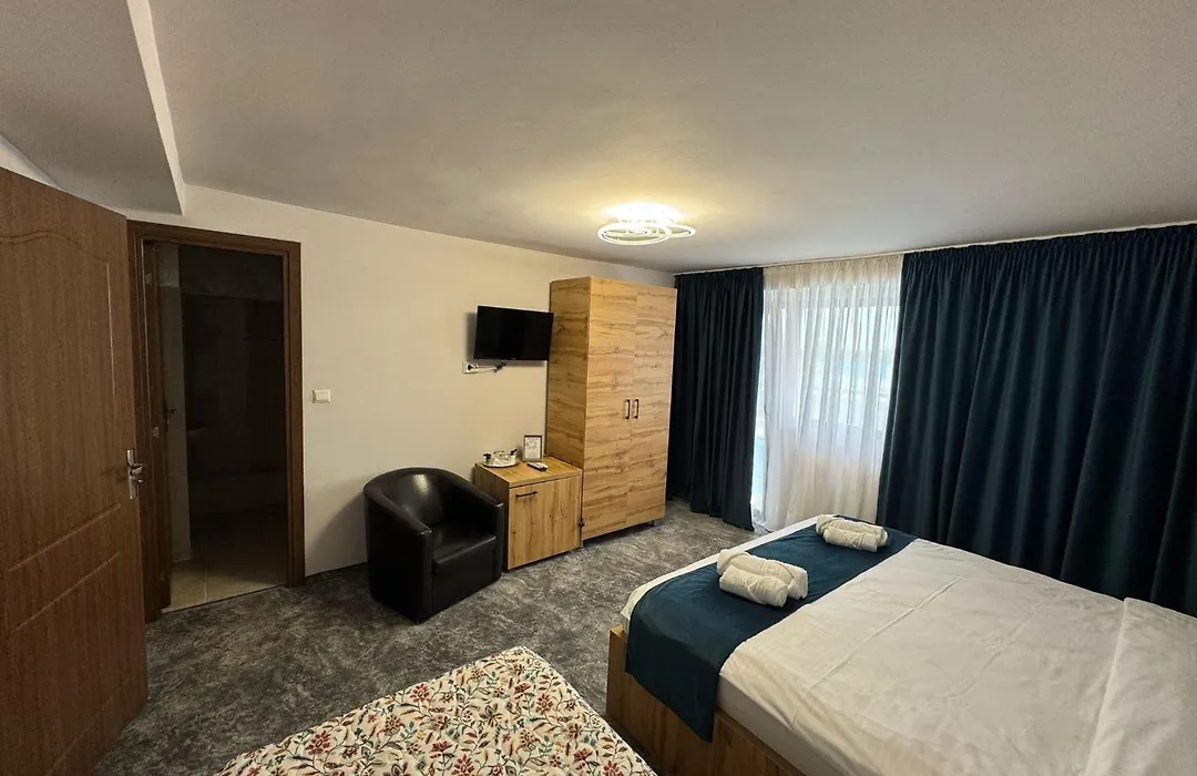 Hotel Imperium&Pool-1