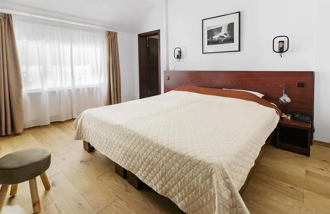 Hotel Piatra Soimului-1