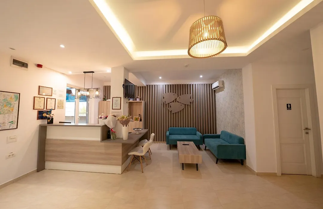 Pensiunea Blue House-1