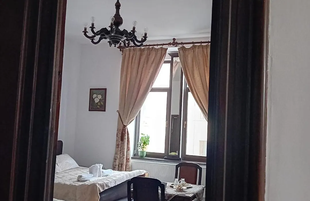Casa Continentelor-1