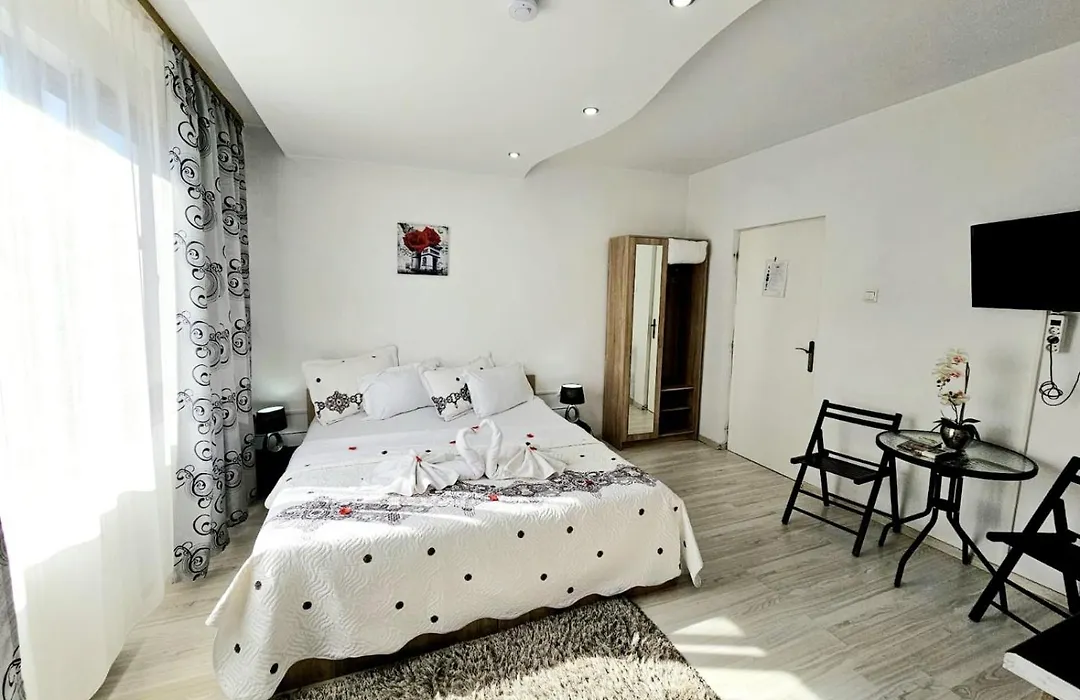 Rose Apartments-1