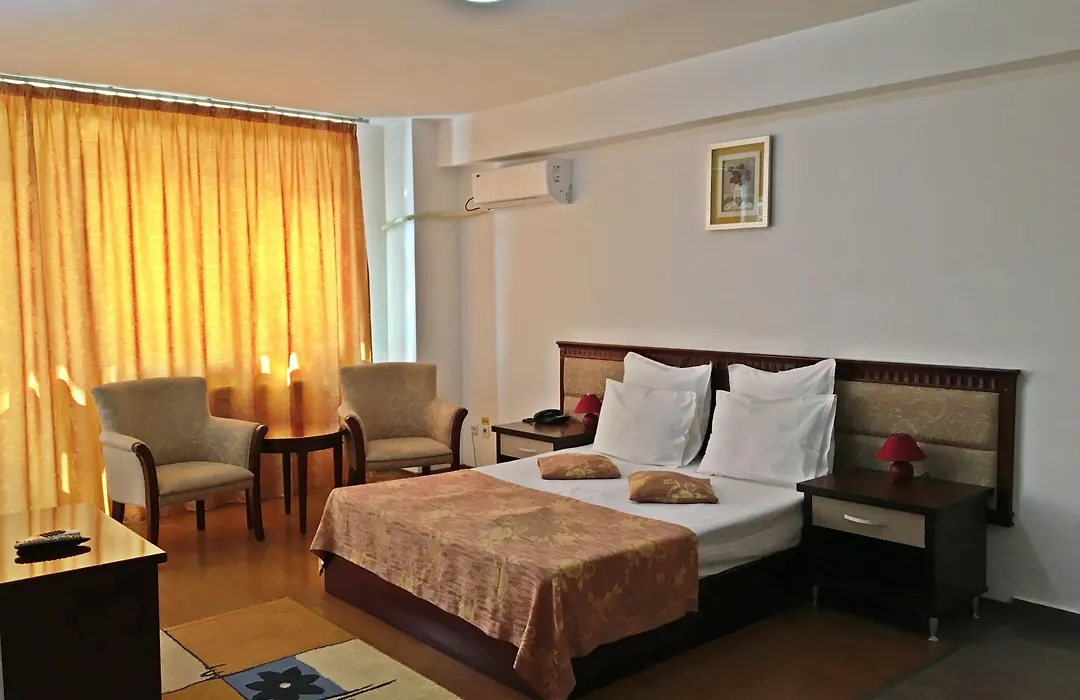 Lira Pacific Aparthotel-1